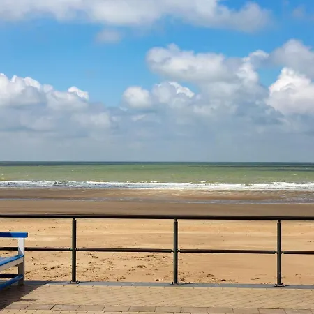 Quiet With Sunny Terrace Appartement