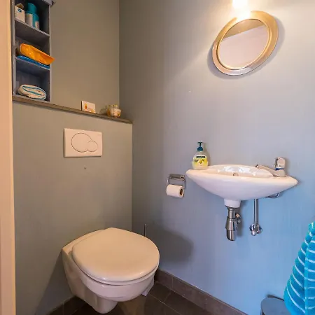 Quiet With Sunny Terrace Appartement