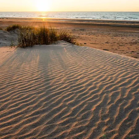 Quiet With Sunny Terrace Appartement Middelkerke